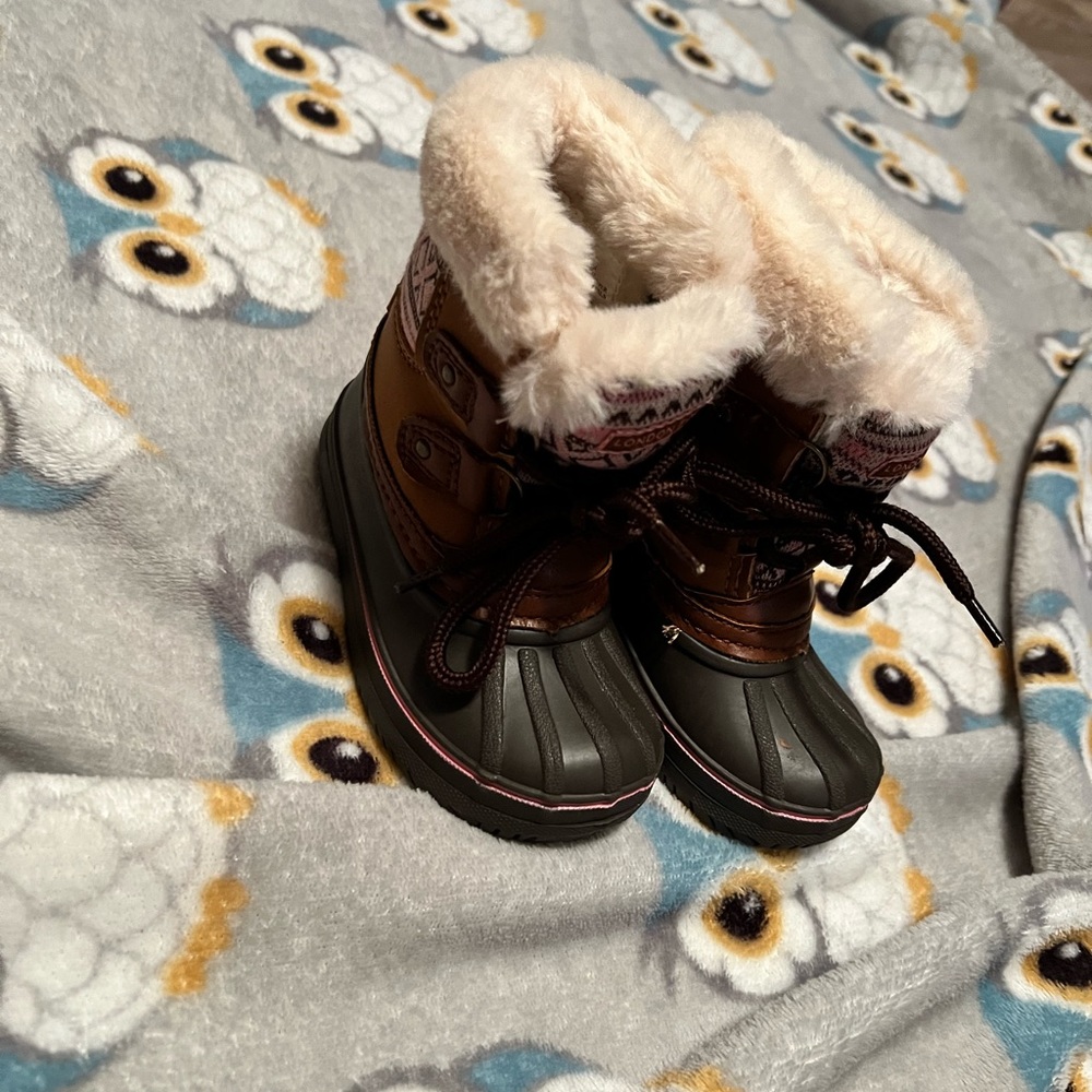 Boots - Picture 3 of 6